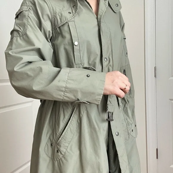 H&M Green Trench Coat with Belt and Adjustable Cuffs - Picture 9 of 12